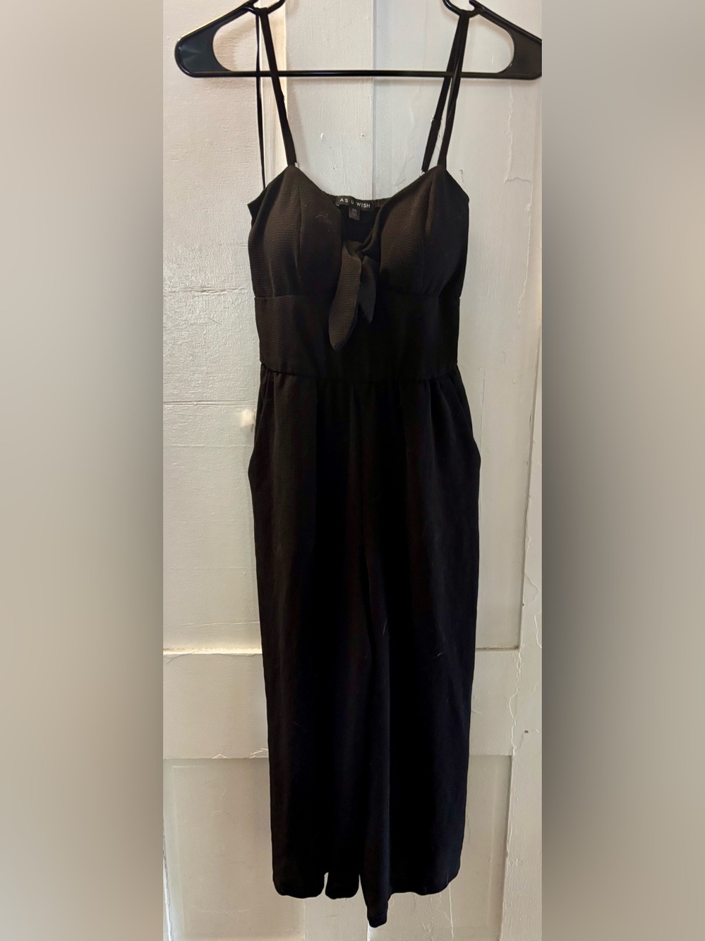 Sleeveless Black Cropped Jumpsuit with Front Tie